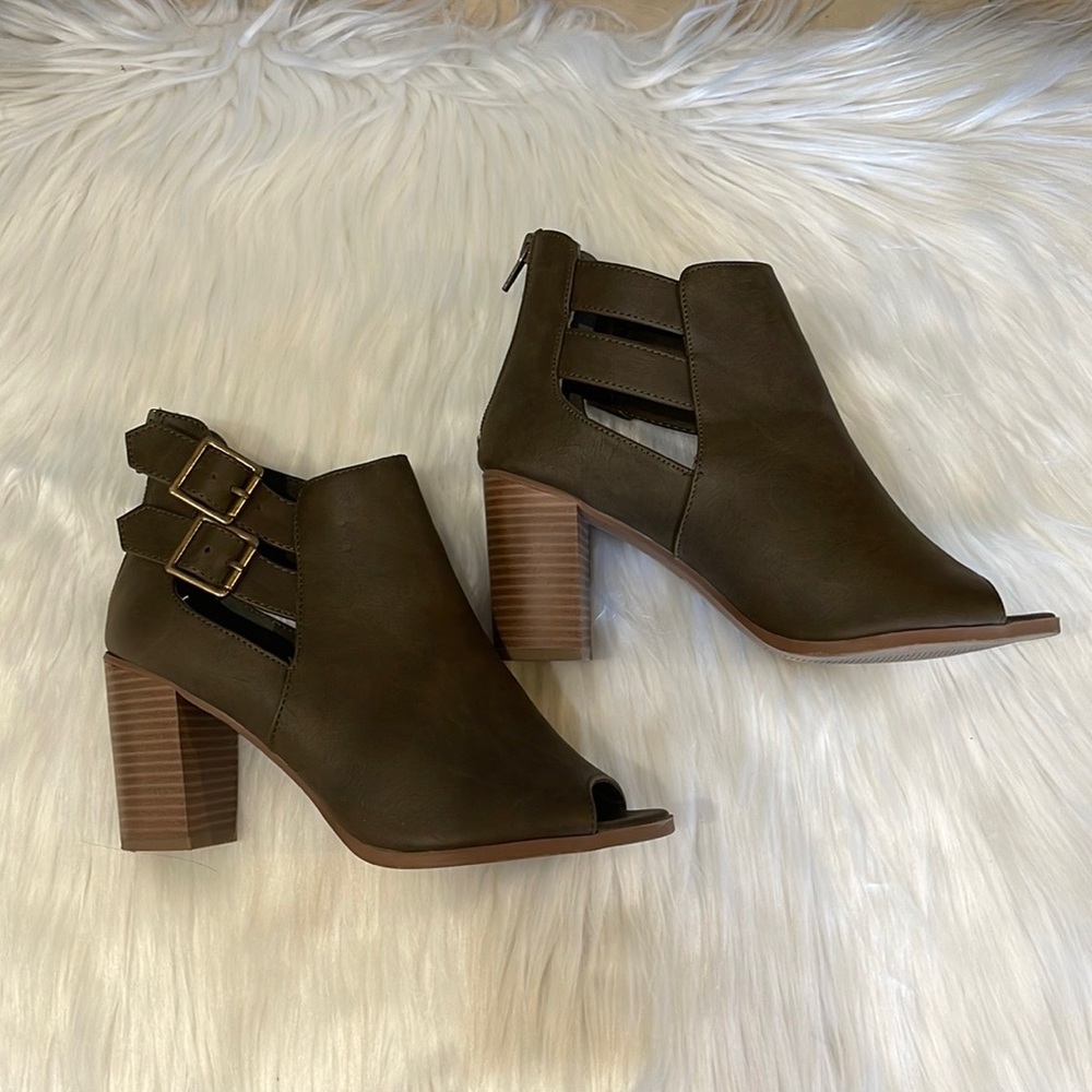Soda green olive womens ankle shoes pep toe